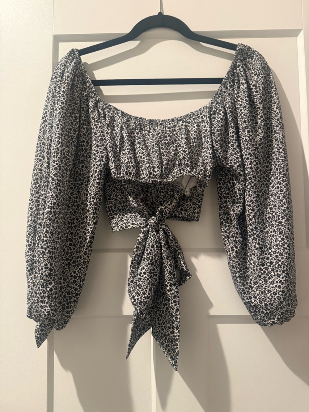 Women's Black & White Floral Off-Shoulder Tie-Front Crop Top